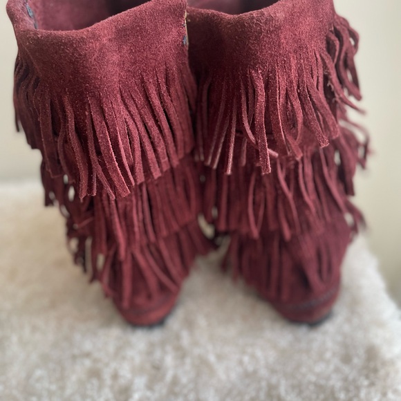 Minnetonka 3 Layer Fringe Boots 1638F Burgundy Moccasin Suede Size 11 - Picture 2 of 12